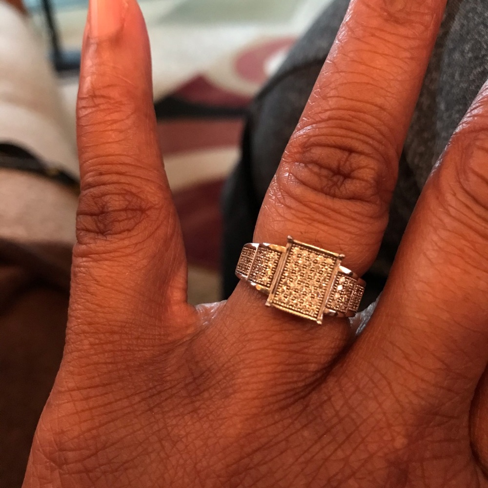 Ring - Picture 3 of 6